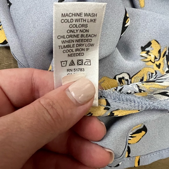 EUC Lavender Bar Back Floral Tank Blouse - Picture 5 of 6